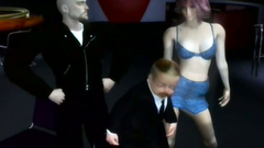 3d threesome with two busty chicks fucking one short dude