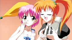 She spreads her sexy legs in stockings for fuck